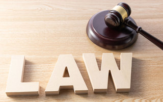 缓刑考验期满再犯的人是否被认定为累犯