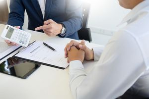 收购品牌公司如何定价