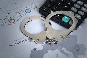 抢劫20万判多久
