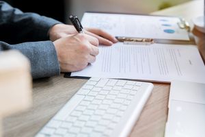 建筑公司可以与个人合伙经营吗