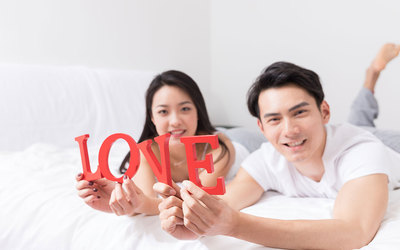 拿结婚证需要什么证件